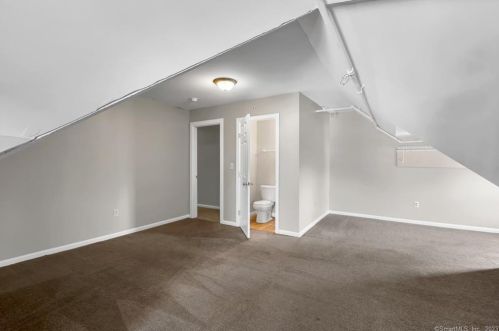 30 Foster St, Manchester CT 06040-5330 exterior