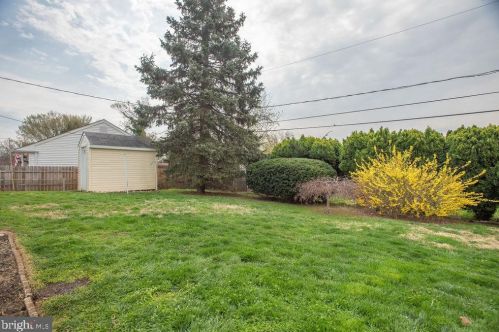 2511 Dean Dr, Wilmington DE  19808-3313 exterior