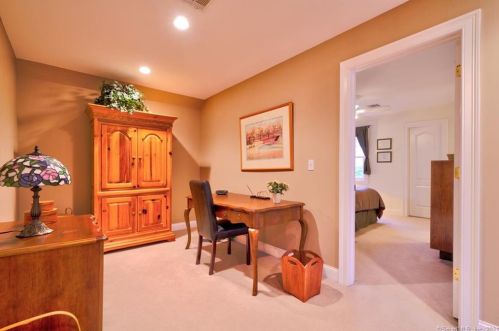 216 Watch Hill Rd, Kensington CT  06037-3657 exterior