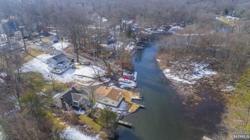 100 Tintle Ave, West Milford Lakes NJ  07480-4715 exterior