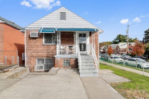 1225 Arnow Ave, Bronx, NY 10469-5214