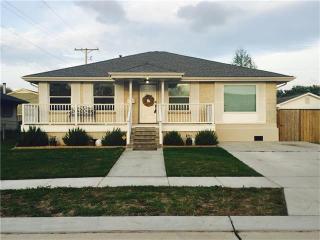 545 Diplomat St, Gretna, LA 70056-8408