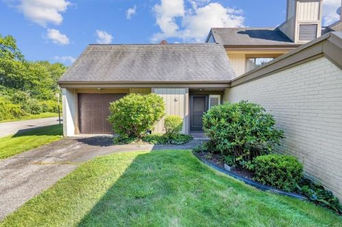 85 Viscount Dr, Milford, CT 06460-5781