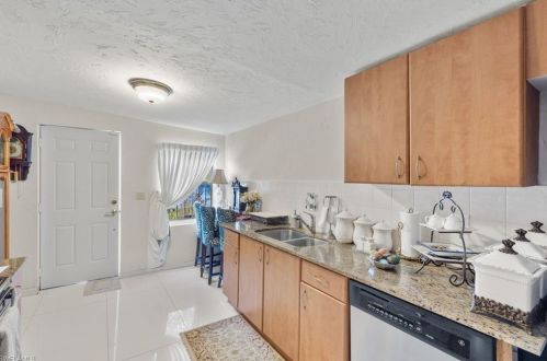 4135 62 Ave, Naples FL  34120 exterior