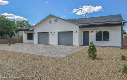 8700 Loos Dr, Prescott Valley, AZ 86314-6424