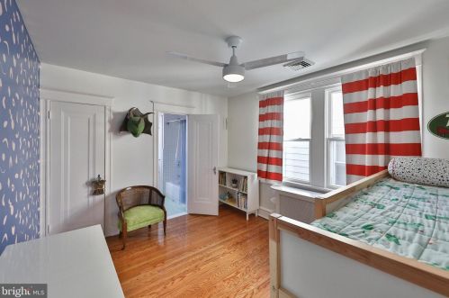 425 Gln Echo Rd, Philadelphia PA 19119-2915 exterior