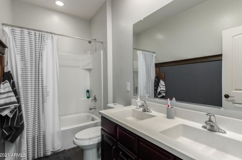 3948 Strawberry Dr, Gilbert AZ  85298-3703 exterior