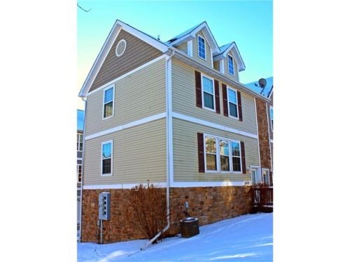 15227 Greenbelt Dr, Des Moines, IA 50323-2525