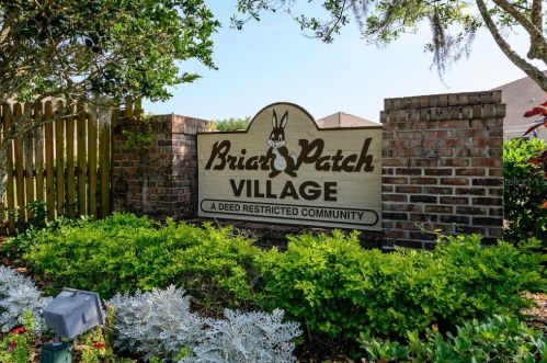 7700 Saganau Dr, New Port Richey, FL 34655-4812