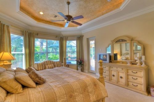 5076 Post Oak Ln, Naples FL  34105-4526 exterior