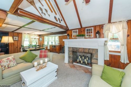 21 Lagoon Trl, Kinnelon NJ  07405-3310 exterior