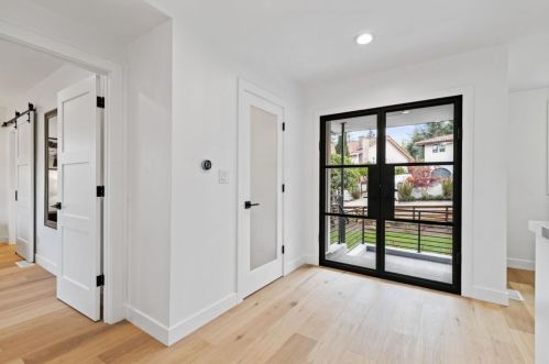 813 Lakeview Way, Redwood City CA  94062-3412 exterior