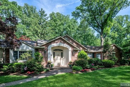 291 Tortoise Ln, Franklin Lakes, NJ 07417-2306