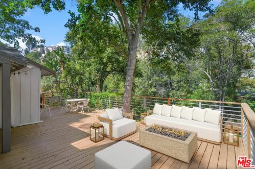 3985 Alta Mesa Dr, North Hollywood CA  91604-4010 exterior