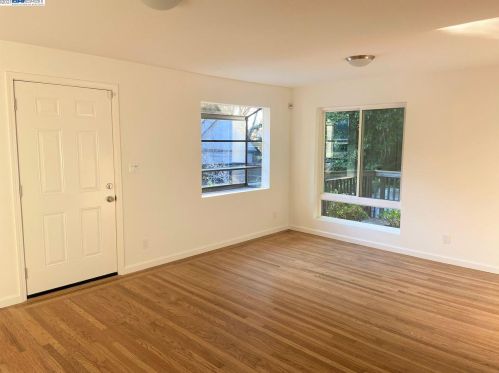 3139 Courtland Ave, Oakland CA 94601-4707 exterior