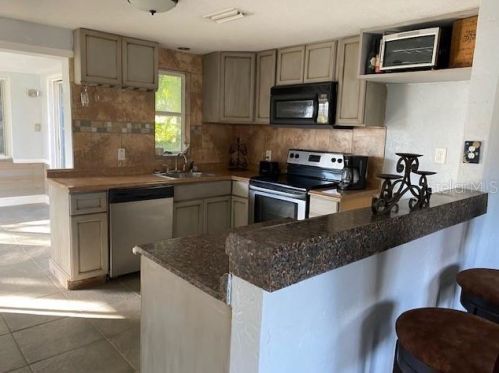 3927 Saturn Dr, New Port Richey FL  34652-6180 exterior