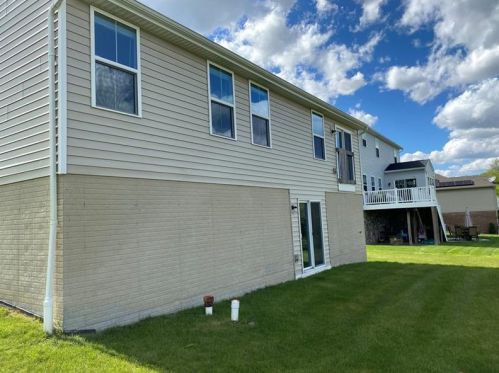 120 Leslie Farms Dr, Evans City PA  16033-4722 exterior