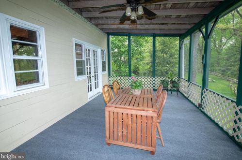 173 Marmic Dr, Southampton PA 18966-1724 exterior