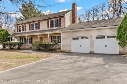 325 Oak Hill Rd, Tinton Falls, NJ 07701-5786
