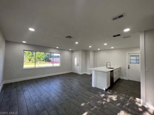 1109 Gifford Ave, Lehigh Acres, FL 33936-7131