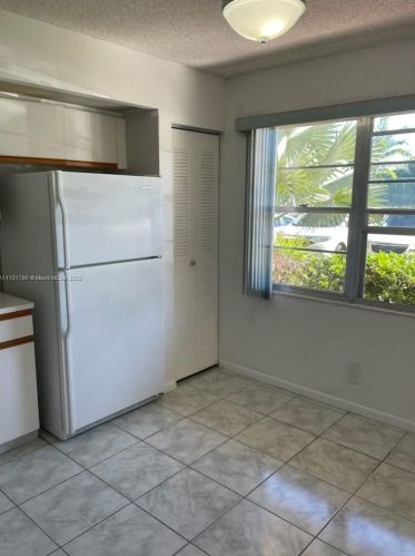 300 130th Ter, Hollywood, FL 33027-4009