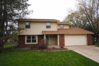 6004 Beacon Hill Pl, Hales Corners, WI 53132-9264