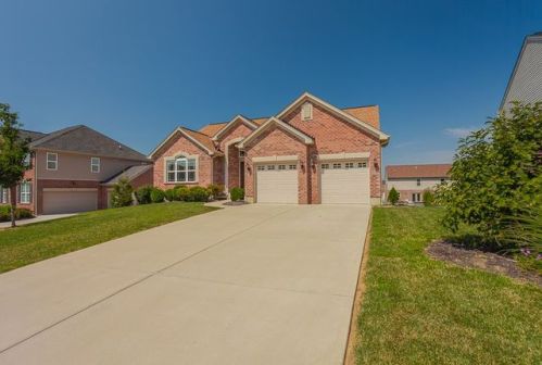 1889 Arbor Springs Blvd, Hamilton KY  41091-9321 exterior