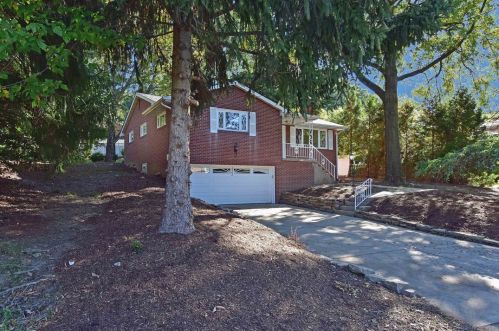 422 Wimer Dr, Pittsburgh, PA 15237-3771