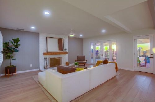 6210 Fernwood Dr, La Mesa, CA 91942-4024