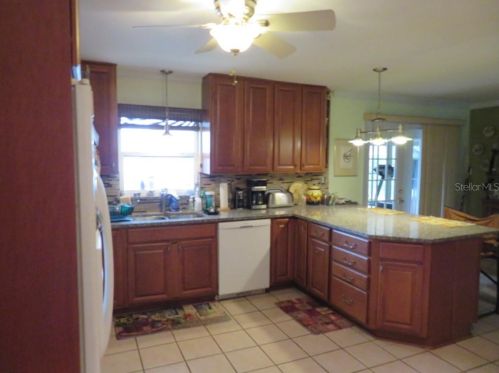 14235 21 St, Dade City FL 33523-3209 exterior