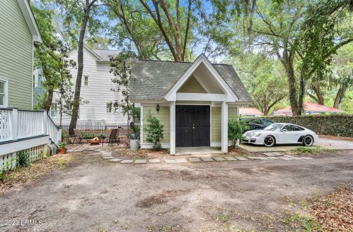 121 Bartram Dr, Beaufort SC  29902-5700 exterior