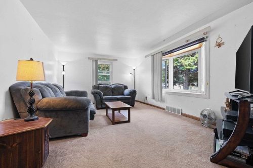409 Bader St, Green Bay, WI 54302-4015