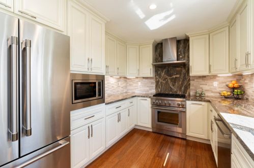 2510 Hastings Dr, Belmont CA  94002-3322 exterior