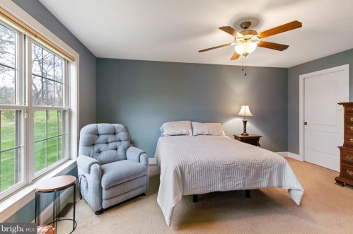 77 Midway Farms Ln, Lancaster PA  17602-2671 exterior