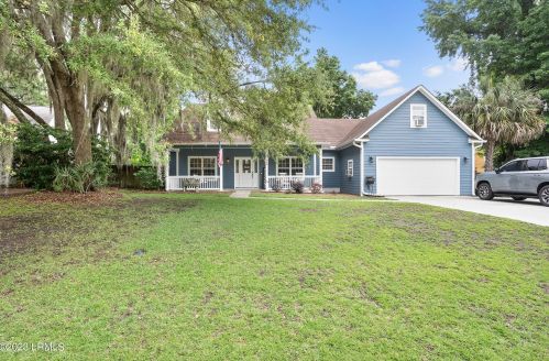 1040 Otter Cir, Beaufort, SC 29902-5868