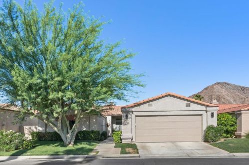 48221 Calle Florista, La Quinta CA  92253-2251 exterior