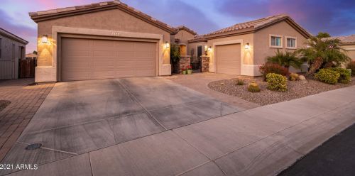 4566 Nightingale Ln, Gilbert, AZ 85298-5329