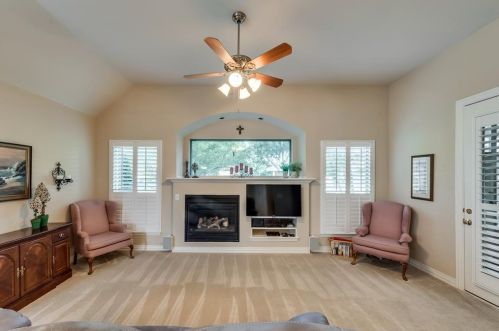 8817 Crestview Dr, Denton TX  76207-8601 exterior