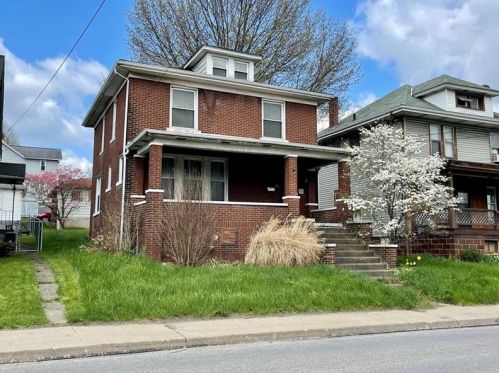 230 9th St, South Connellsville, PA 15425-2908