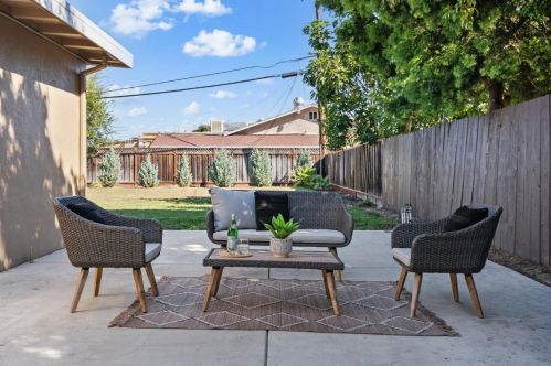 115 Hemlock Ave, Sunnyvale CA  exterior