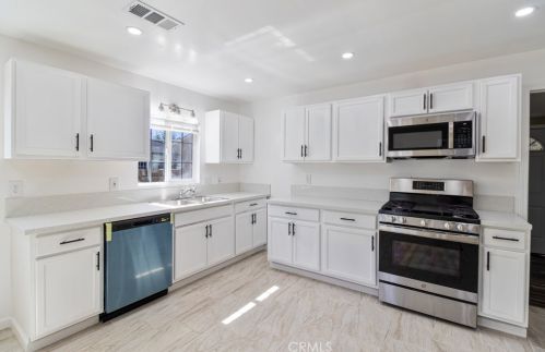 2824 Wall Ave, San Bernardino CA  92404-3633 exterior