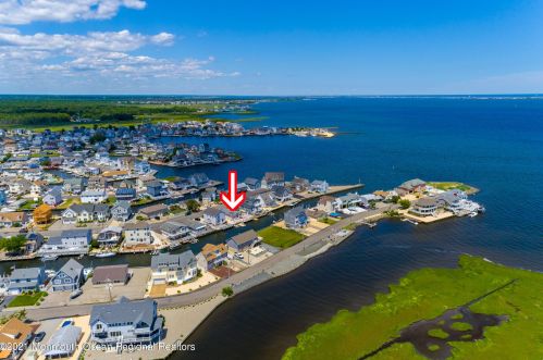 258 Teakwood Dr, Berkeley Township NJ  08721-3122 exterior