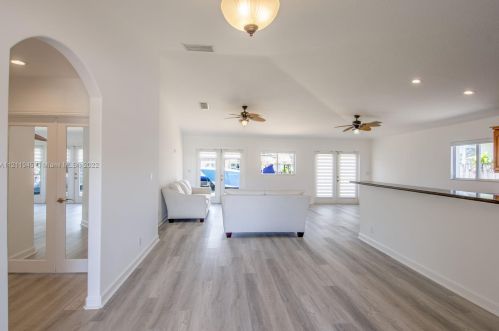 947 Nautilus Isle, Dania Beach FL  33004-2356 exterior