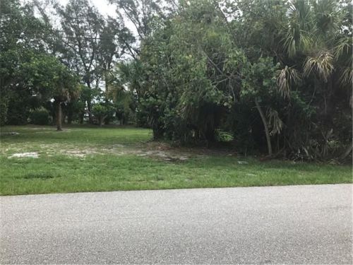 461 Lake Murex Cir, Sanibel, FL 33957-5524