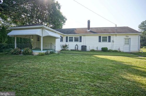 8 Brentwood Rd, Camp Hill PA  17011-2503 exterior