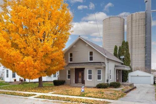 216 Bryant St, Maysville, IA 52773-7706