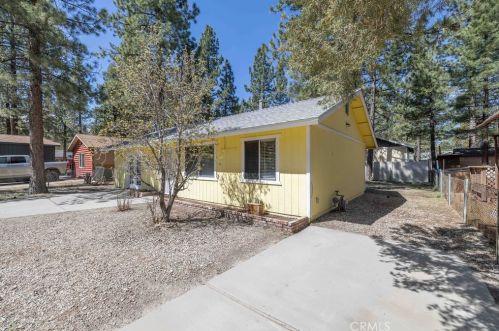 863 B Ln, Big Bear City, CA 92314-9810
