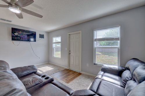 1977 Floresta Dr, Fort Pierce FL  34983-4619 exterior