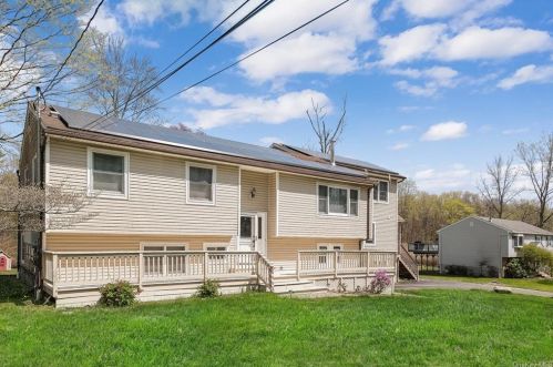 608 Granite Springs Rd, Yorktown Hgts, NY 10598-3432