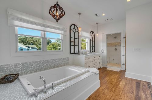 2201 Palm Blvd, Isle Of Palms SC  29451-2349 exterior